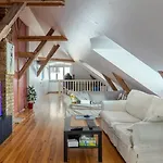 Amber Private Hostel *