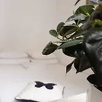 Amber Private