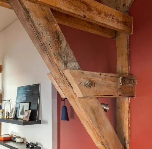 Amber Private Hostel *